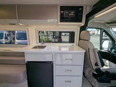2027 Thor Motor Coach Tellaro photo 15