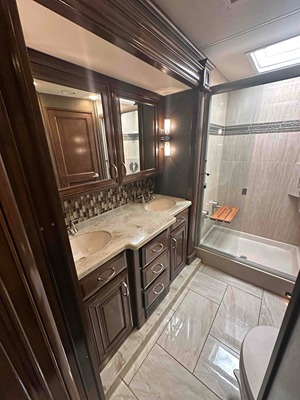 2018 THOR MOTOR COACH TUSCANY photo 15