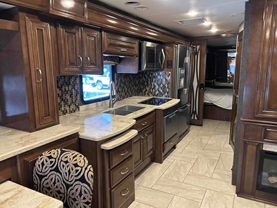 2018 THOR MOTOR COACH TUSCANY photo 6