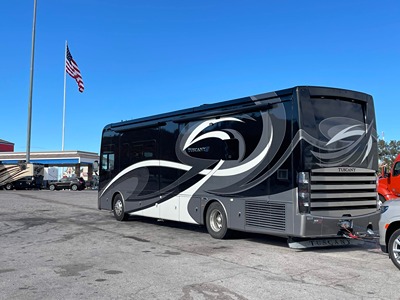 2018 THOR MOTOR COACH TUSCANY photo 2