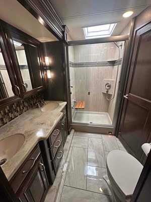 2018 THOR MOTOR COACH TUSCANY photo 16