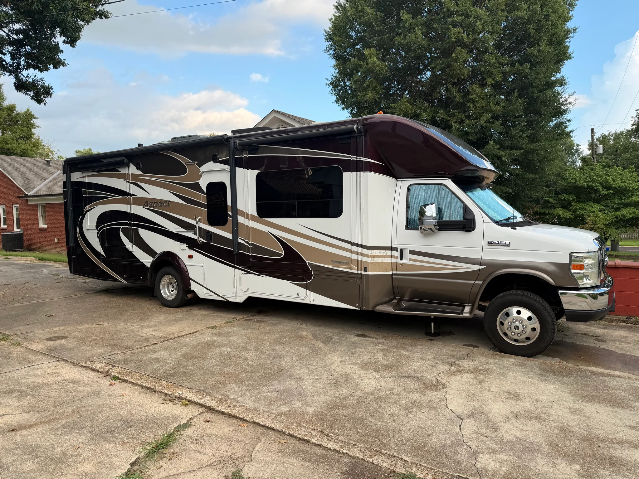 2016 WINNEBAGO ASPECT exterior