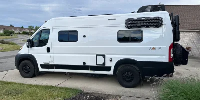 2023 WINNEBAGO SOLIS photo 2