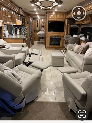 2018 THOR MOTOR COACH TUSCANY photo 3