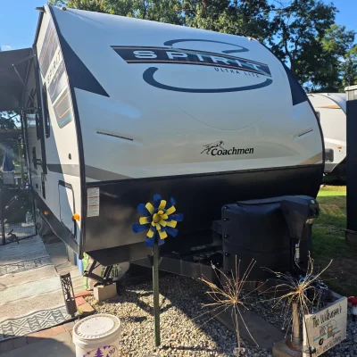 2021 COACHMEN SPIRIT ULTRA LITE photo 2