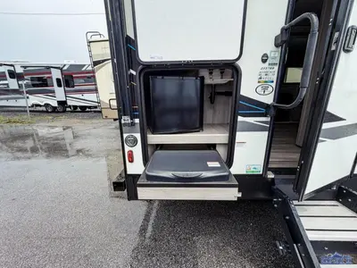 2022 Coachmen Northern Spirit Ultra Lite photo 5