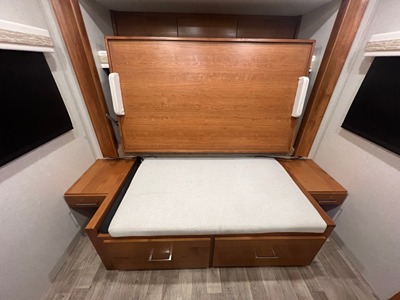 2019 TIFFIN MOTORHOMES WAYFARER photo 18