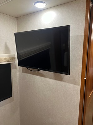 2019 TIFFIN MOTORHOMES WAYFARER photo 4
