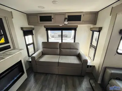 2025 Coachmen Apex Ultra-Lite photo 12