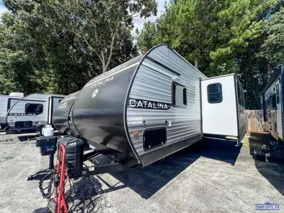 2027 Coachmen Catalina Legacy Edition photo 2