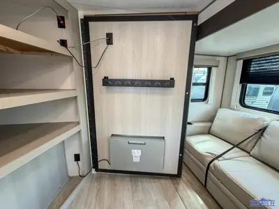 2027 Coachmen Catalina Legacy Edition photo 17