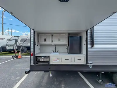 2027 Coachmen Catalina Legacy Edition photo 6