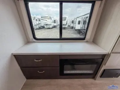 2027 Coachmen Catalina Legacy Edition photo 30