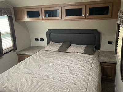 2019 FOREST RIVER SIGNATURE ULTRA LITE photo 13