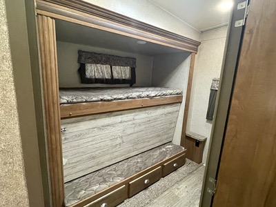 2019 FOREST RIVER SIGNATURE ULTRA LITE photo 7
