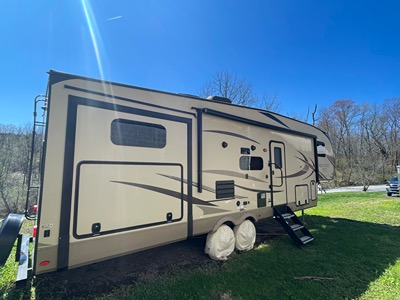 2019 FOREST RIVER SIGNATURE ULTRA LITE photo 2