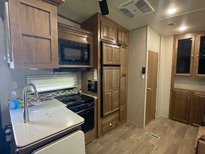2019 FOREST RIVER SIGNATURE ULTRA LITE photo 6