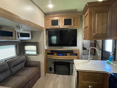 2019 FOREST RIVER SIGNATURE ULTRA LITE photo 10