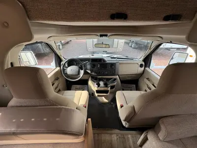 2019 Thor Motor Coach Freedom Elite photo 35