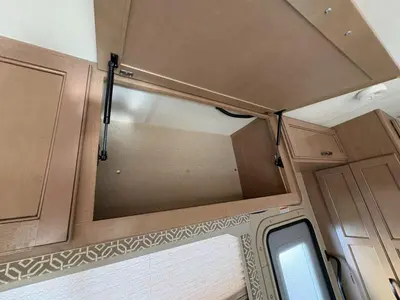 2019 Thor Motor Coach Freedom Elite photo 23