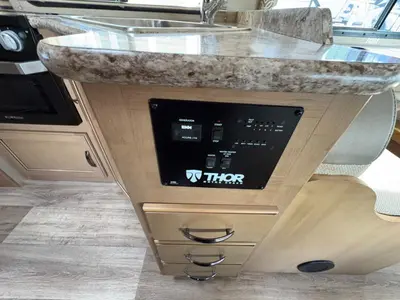2019 Thor Motor Coach Freedom Elite photo 20