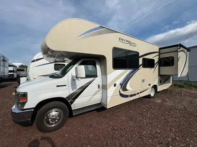 2019 Thor Motor Coach Freedom Elite photo 6
