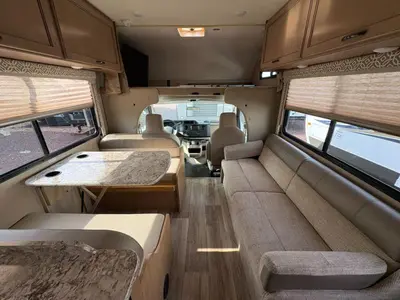 2019 Thor Motor Coach Freedom Elite photo 14