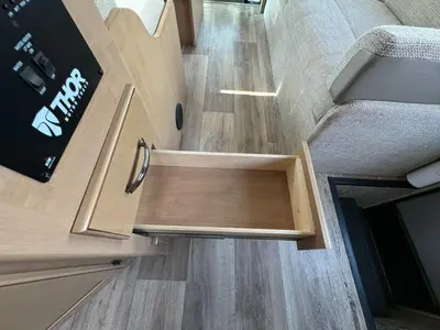 2019 Thor Motor Coach Freedom Elite photo 19