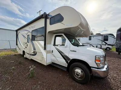 2019 Thor Motor Coach Freedom Elite photo 11