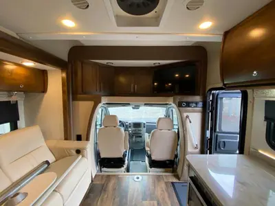 2019 Tiffin Motorhomes Wayfarer photo 39