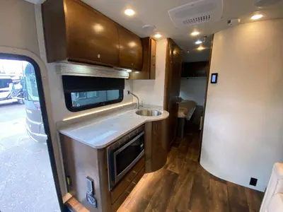 2019 Tiffin Motorhomes Wayfarer photo 15