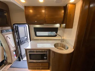 2019 Tiffin Motorhomes Wayfarer photo 17