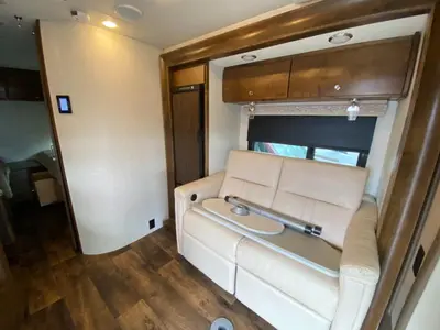 2019 Tiffin Motorhomes Wayfarer photo 14