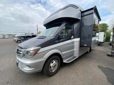 2019 Tiffin Motorhomes Wayfarer photo 4