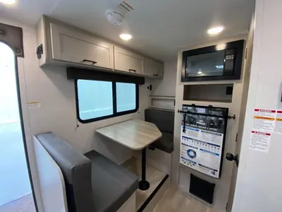 2027 Jayco Jay Flight photo 18