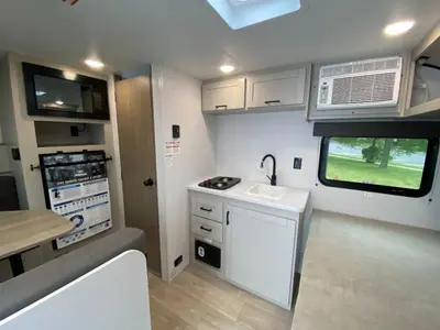 2027 Jayco Jay Flight photo 13