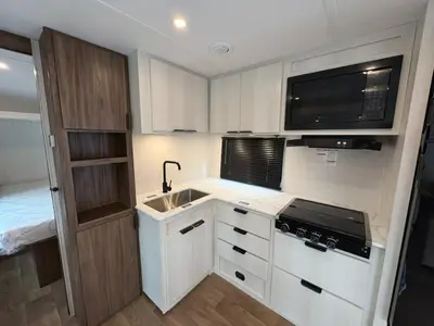 2027 Winnebago Access photo 15