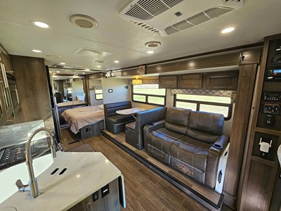 2021 DYNAMAX CORP ISATA 5 SERIES photo 5