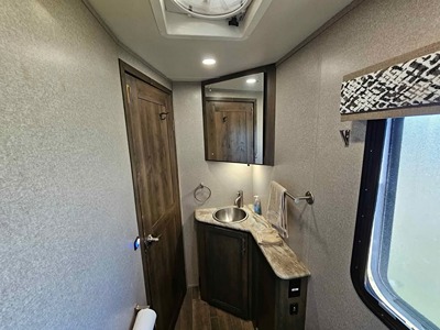 2021 DYNAMAX CORP ISATA 5 SERIES photo 6