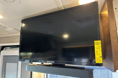 2023 Winnebago Navion photo 35