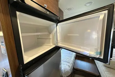 2023 Winnebago Navion photo 34