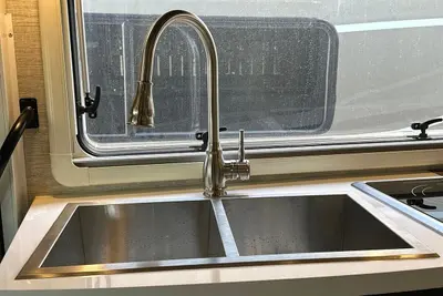 2023 Winnebago Navion photo 28
