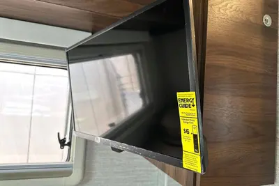 2023 Winnebago Navion photo 38