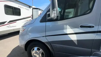 2023 Winnebago Navion photo 5