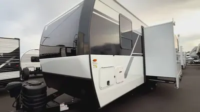 2027 Winnebago Thrive photo 5