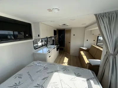 2027 Winnebago Thrive photo 33
