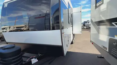 2027 Winnebago Thrive photo 4