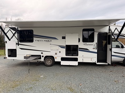 2023 COACHMEN FREELANDER photo 2