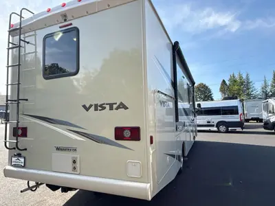 2021 Winnebago Vista photo 9