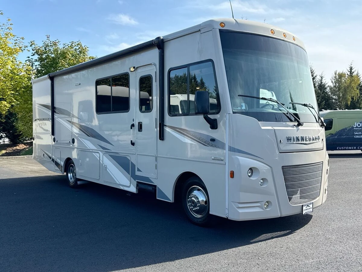 2021 Winnebago Vista exterior